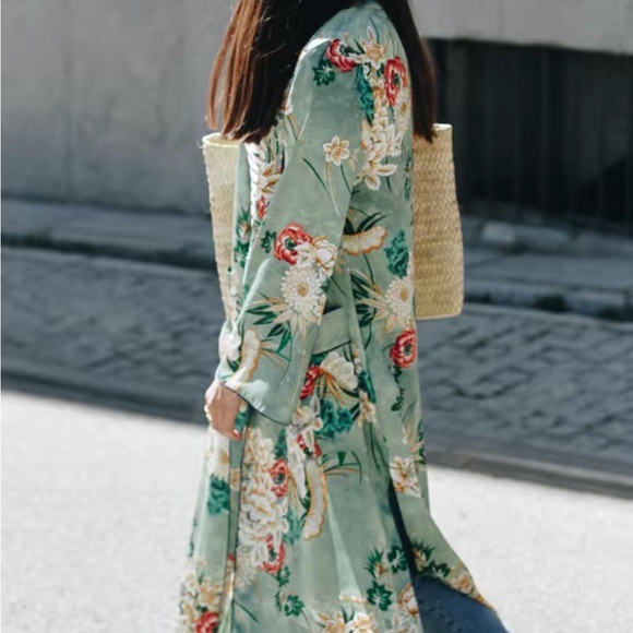 Kimono - Picture 7 of 10